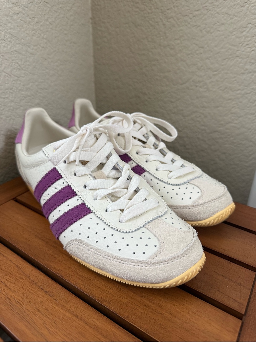 Adidas Women's Japan 'Off White Rich Mauve ' Shoes W7.5